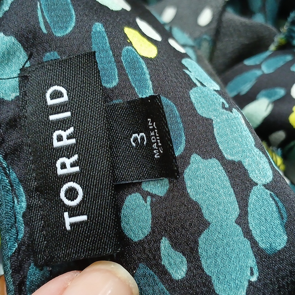 Torrid Black Surplice Long Sleeve Top With Green Dot Print Size 3X Bow Back - Picture 6 of 8